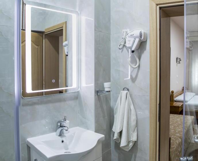 اتاق استاندارد چهار تخته, B&b Passage