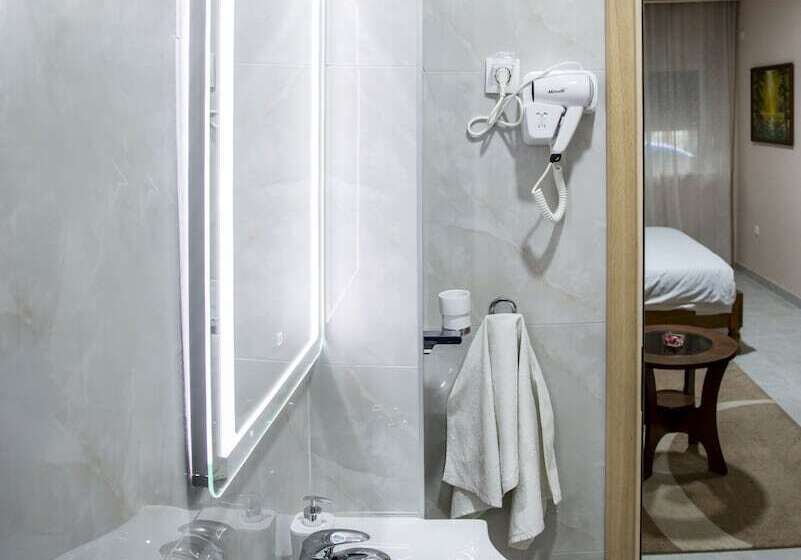 اتاق استاندارد چهار تخته, B&b Passage