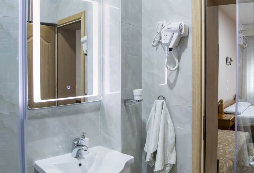 اتاق استاندارد چهار تخته, B&b Passage