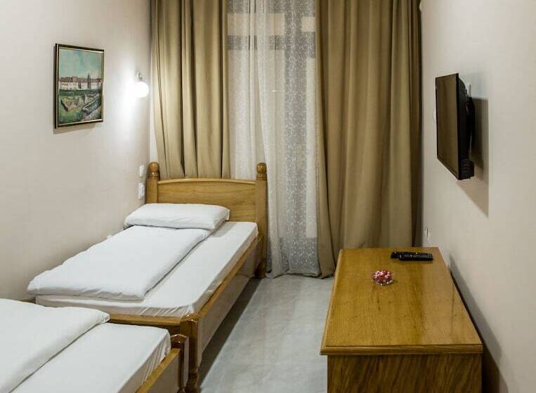 اتاق استاندارد چهار تخته, B&b Passage