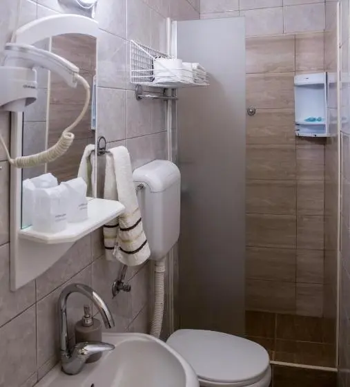 اتاق استاندارد سه نفره, B&b Passage