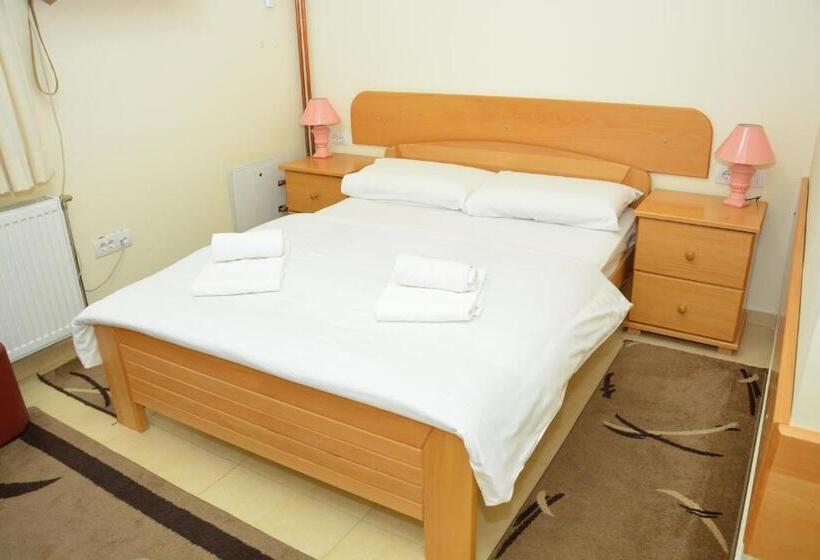 استودیو خانوادگی, B&b Passage