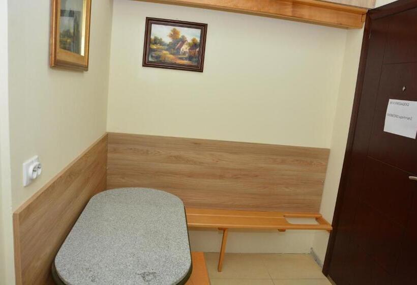 استودیو خانوادگی, B&b Passage