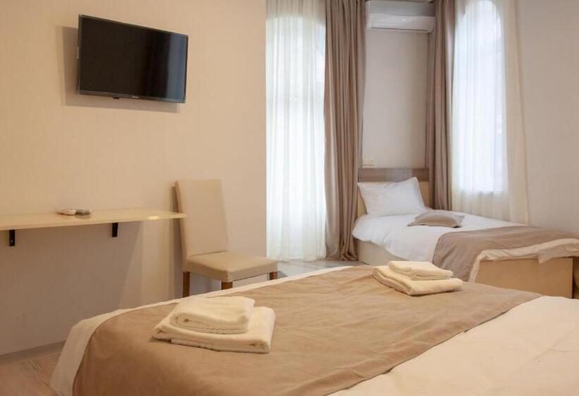 اتاق استاندارد سه تخته با بالکن, Casa Calda