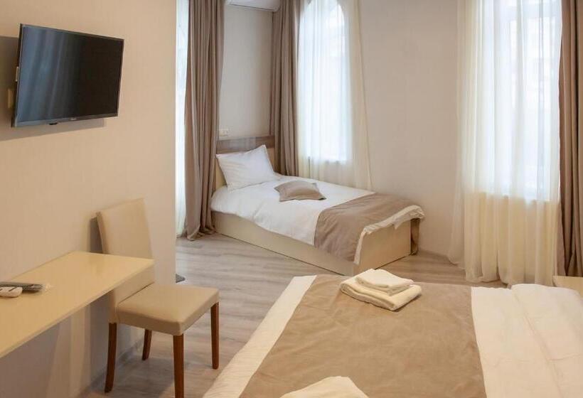 اتاق استاندارد سه تخته با بالکن, Casa Calda