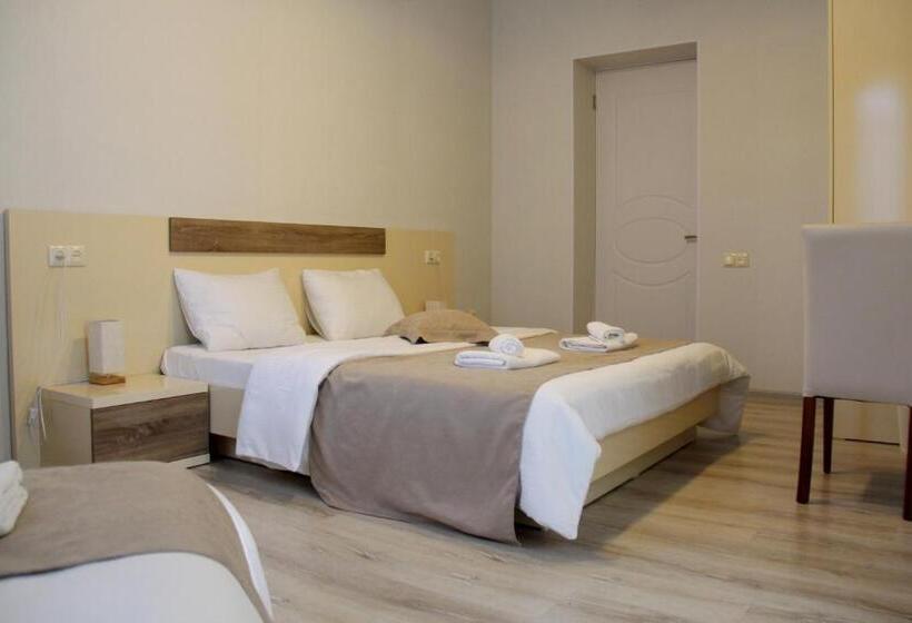 اتاق استاندارد سه تخته با بالکن, Casa Calda