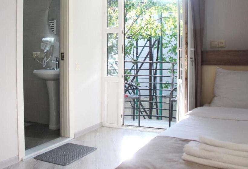 اتاق استاندارد سه تخته با بالکن, Casa Calda
