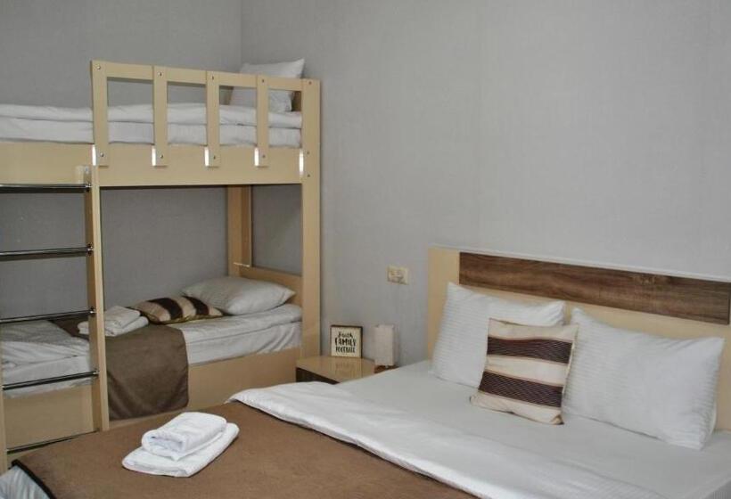 اتاق خانوادگی, Casa Calda