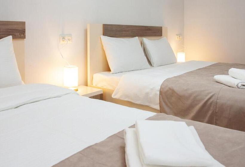 اتاق استاندارد سه نفره, Casa Calda