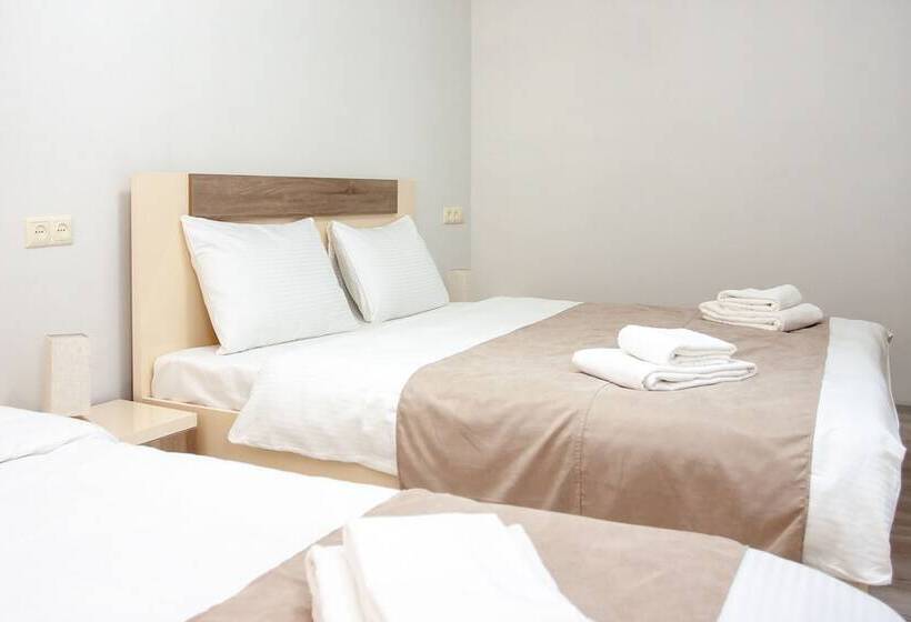 اتاق استاندارد سه نفره, Casa Calda