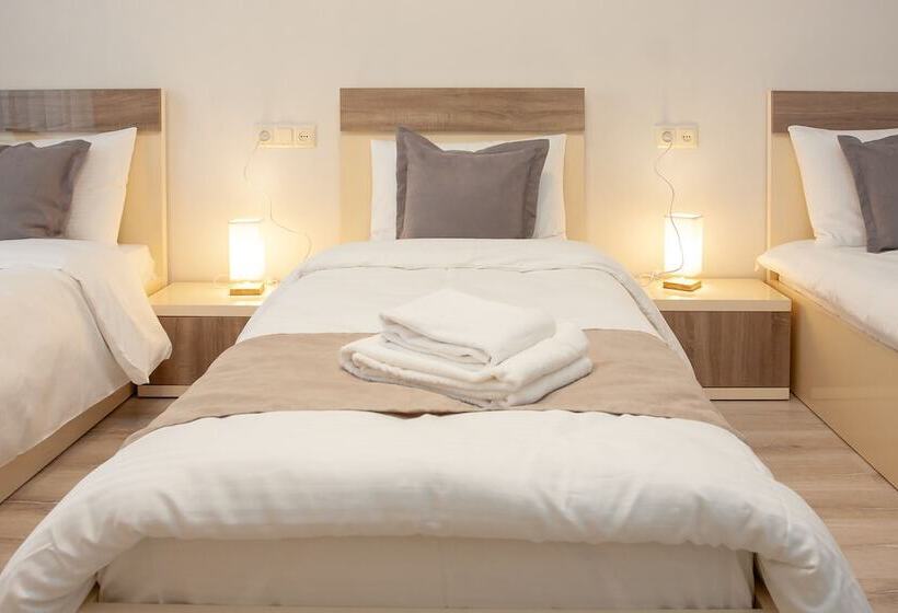 اتاق استاندارد سه نفره, Casa Calda