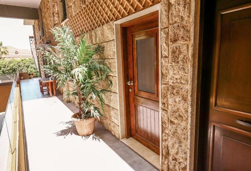 استودیوی استاندارد, Old Town Guest Houses