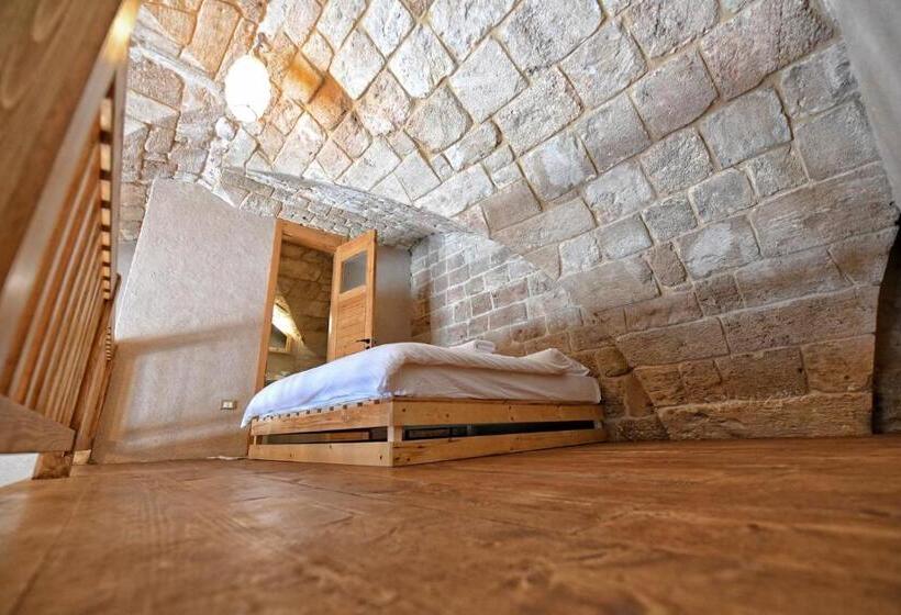 استودیوی لوکس, Old Town Guest Houses