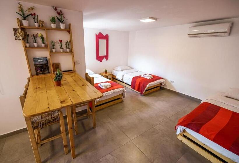 کلبه ییلاقی, Old Town Guest Houses