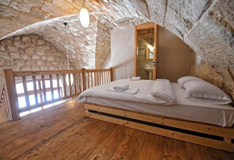 استودیوی لوکس, Old Town Guest Houses