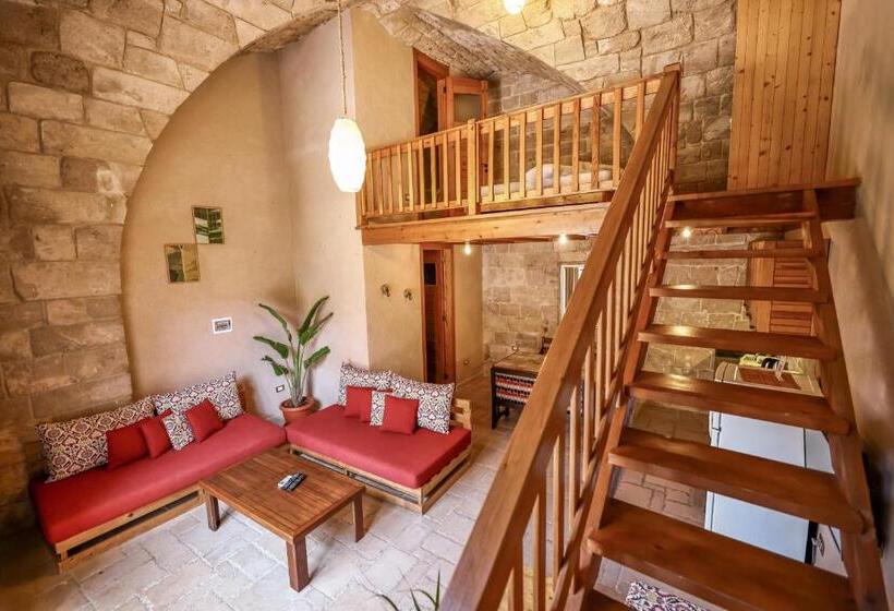 استودیوی لوکس, Old Town Guest Houses