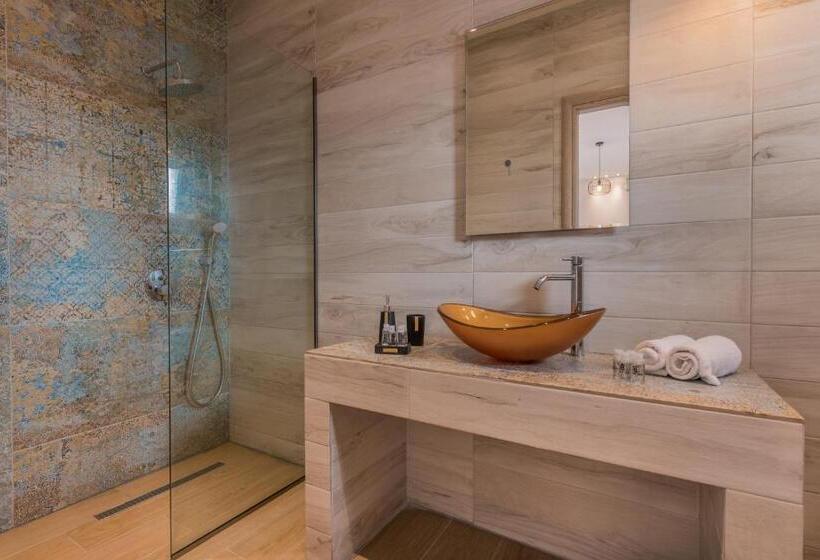 سوییت لوکس, Aeolos Boutique Hotel And Suites