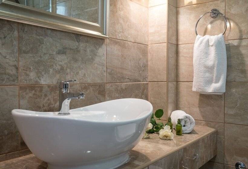 سوییت جونیور با چشمانداز استخر, Aeolos Boutique Hotel And Suites