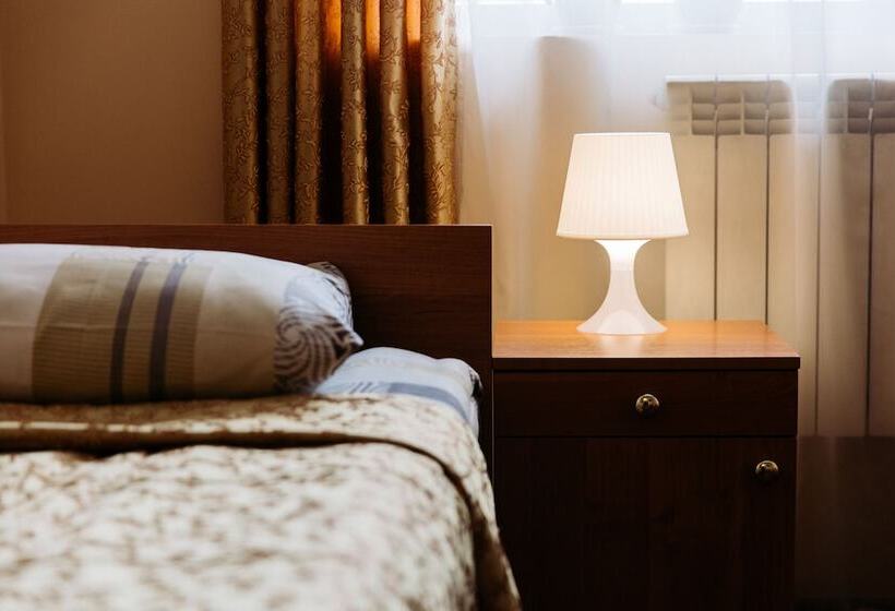 اتاق استاندارد سه نفره, Praha