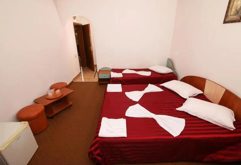 اتاق استاندارد سه نفره, Motel Cotul Donului