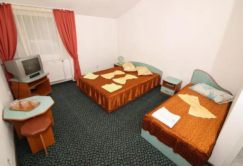 اتاق استاندارد سه نفره, Motel Cotul Donului