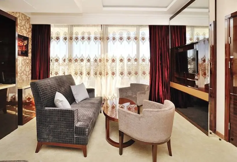 スイート, Royal Hotel Riz