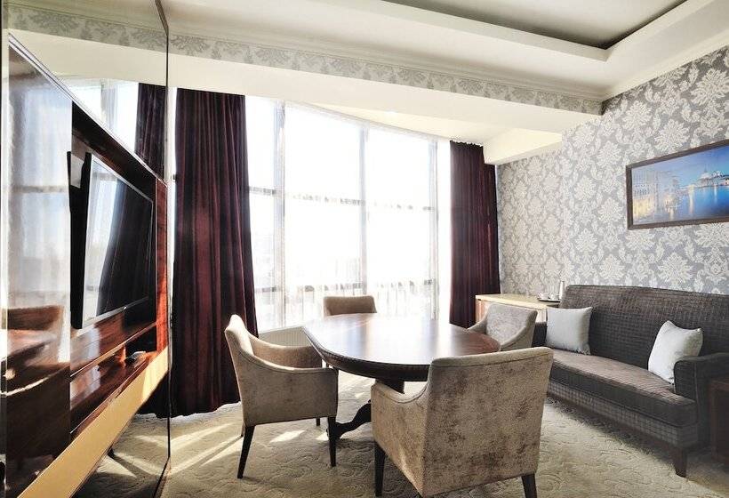 スイート, Royal Hotel Riz