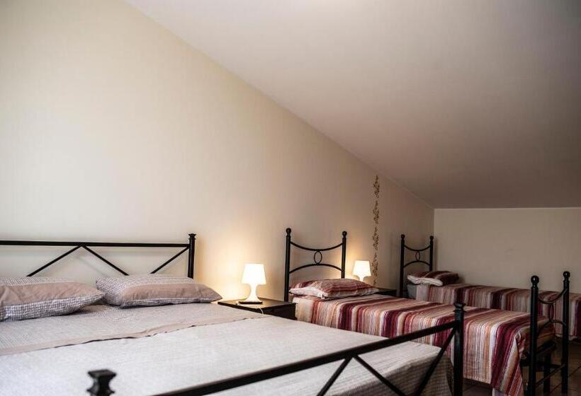 Четырехместный Номер Стандарт Вид на Сад, B&b Caravello