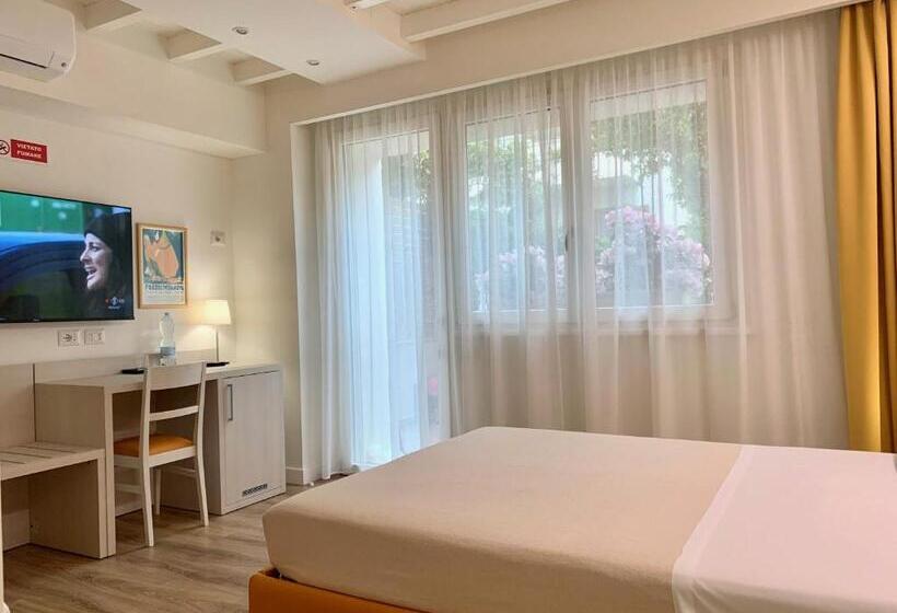 غرفة كومفورت ثلاثية, Affittacamere   B&b Villa Pini