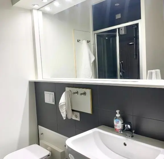 コンフォートトリプルルーム, Affittacamere B&b Villa Pini