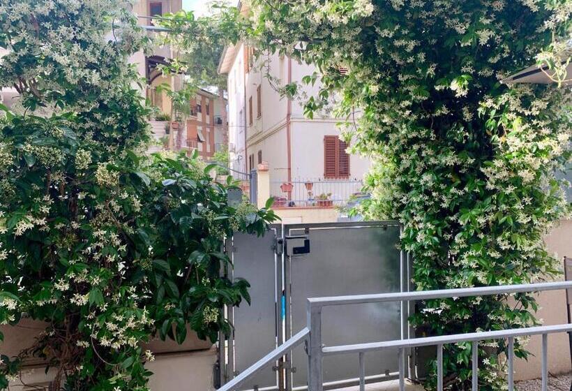 غرفة كومفورت ثلاثية, Affittacamere   B&b Villa Pini