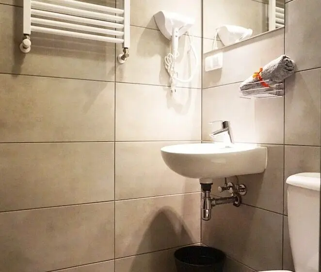 اتاق استاندارد یک نفره, Expolis Residence   City Center Mtp Targi   24h #betterthanyourex