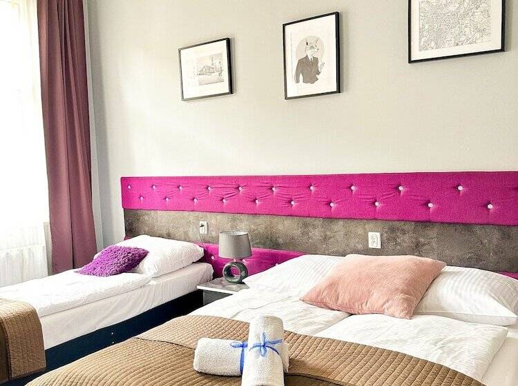 Quarto Quádruplo Premium, Expolis Residence   City Center Mtp Targi   24h #betterthanyourex