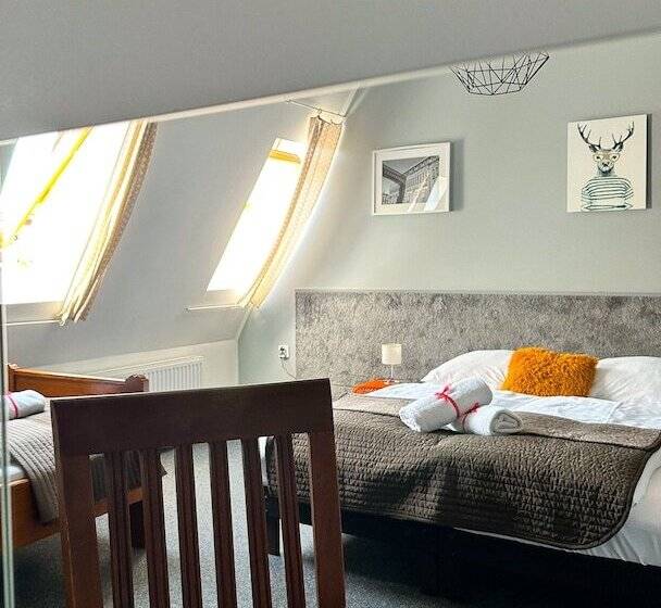 Quarto Triplo Economy, Expolis Residence   City Center Mtp Targi   24h #betterthanyourex