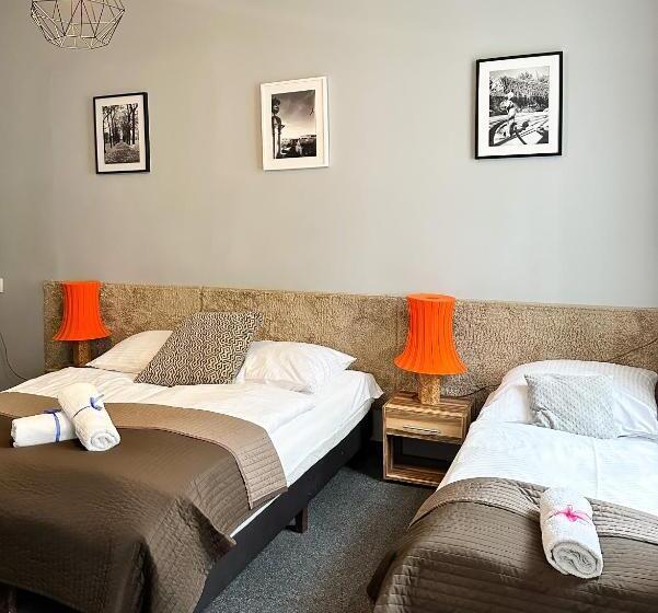 プレミアム4ベッドルーム, Expolis Residence   City Center Mtp Targi   24h #betterthanyourex