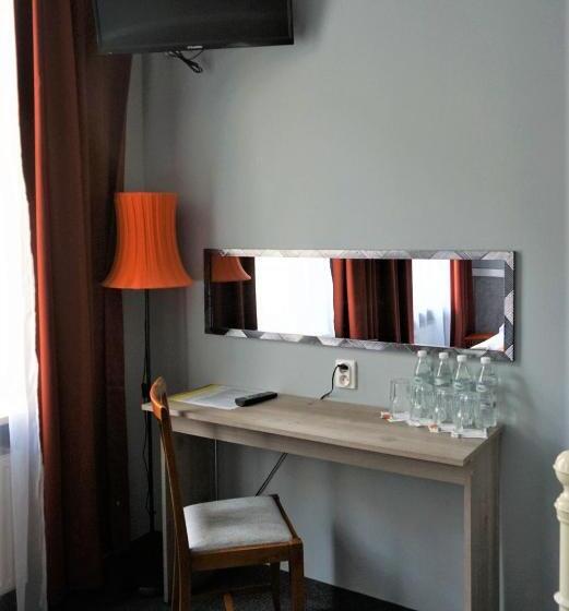 コンフォートトリプルルーム, Expolis Residence   City Center Mtp Targi   24h #betterthanyourex