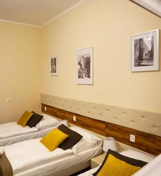 اتاق استاندارد سه نفره, Expolis Residence   City Center Mtp Targi   24h #betterthanyourex