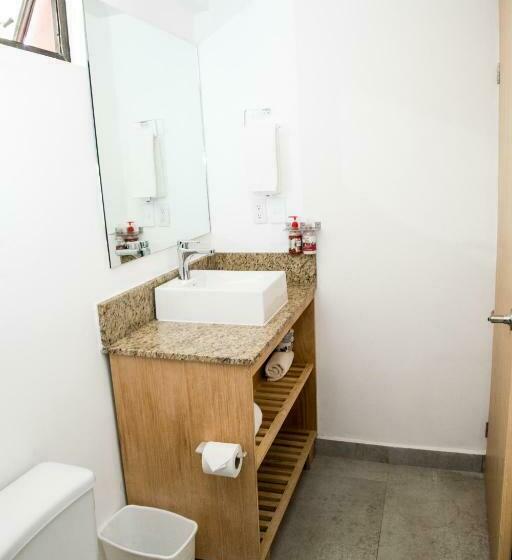 חדר סטנדרט יחיד, Booking 500