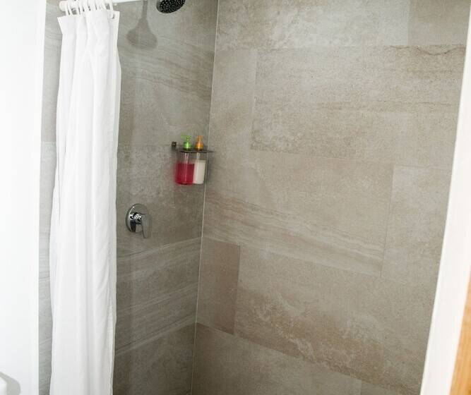 חדר דלוקס, Booking 500