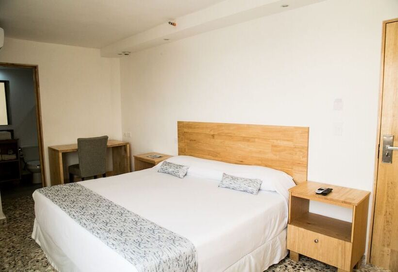 חדר דלוקס, Booking 500