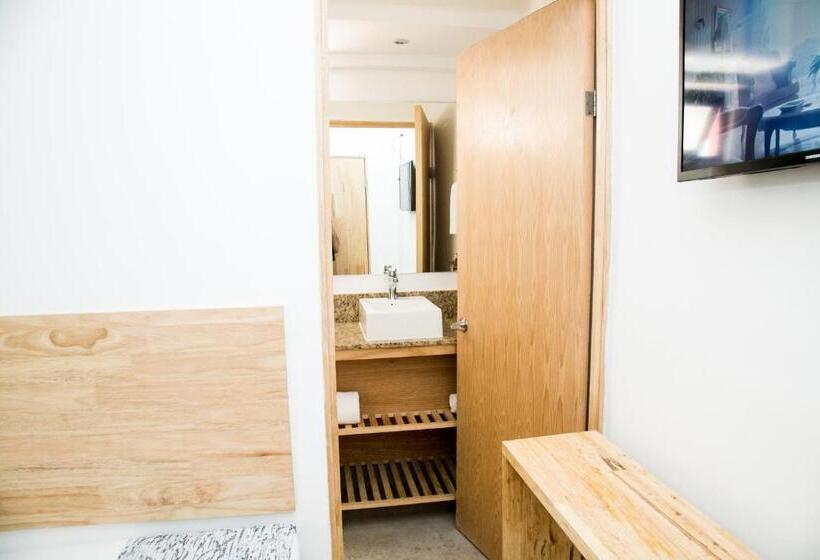 Quarto Estandar Individual, Booking 500