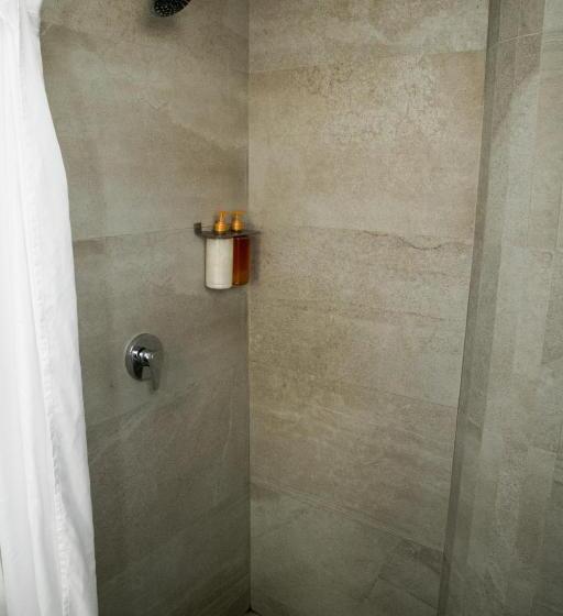 Quarto Estandar, Booking 500