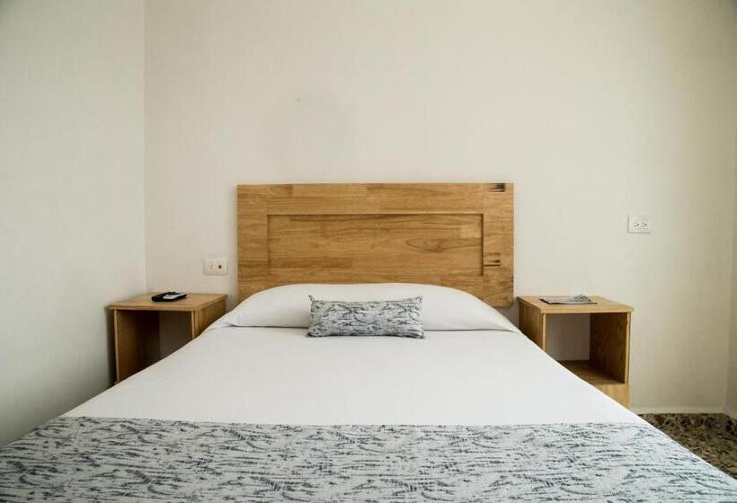 Quarto Estandar, Booking 500
