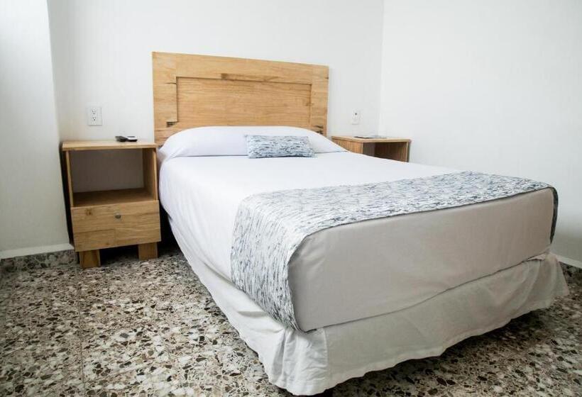 Quarto Estandar, Booking 500