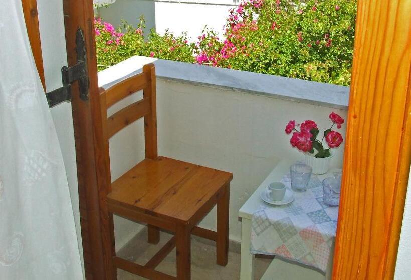 غرفة قياسية رباعية, Eleftheria