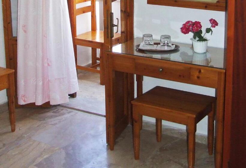 غرفة قياسية رباعية, Eleftheria