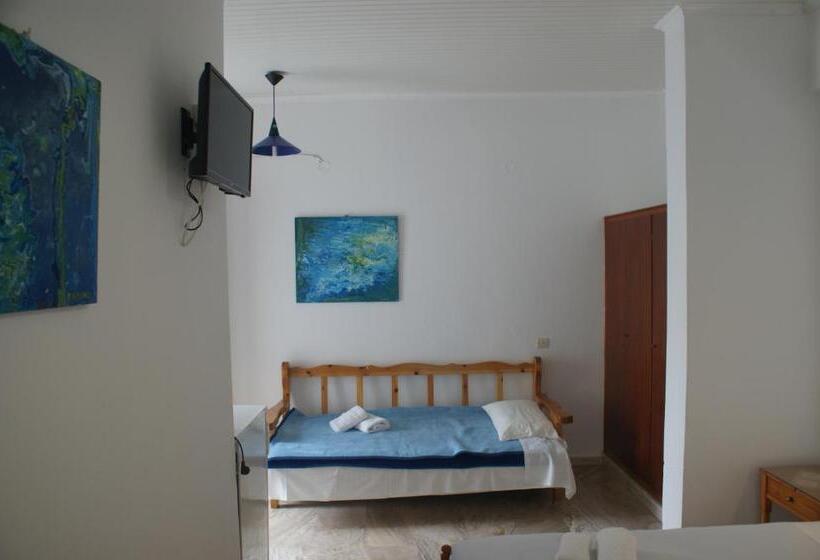 غرفة قياسية رباعية, Eleftheria