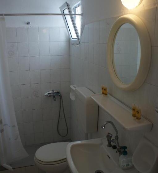 غرفة قياسية رباعية, Eleftheria