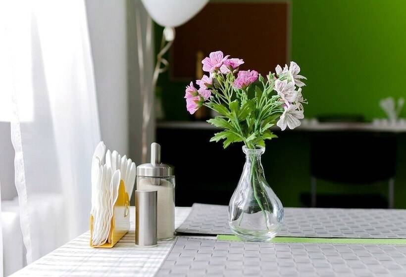 سرير فى غرفة مشتركه, Wiki Hostels