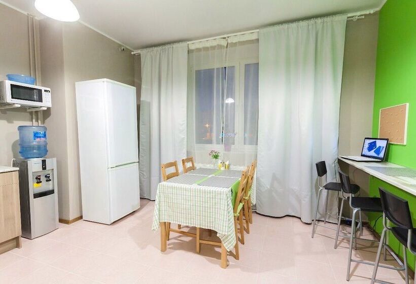 共用房间的床, Wiki Hostels
